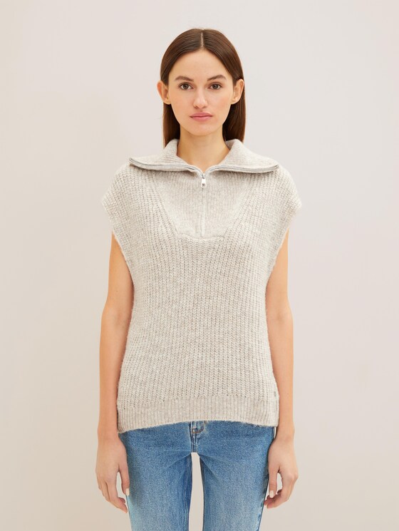 Knitted vest with a Troyer collar 