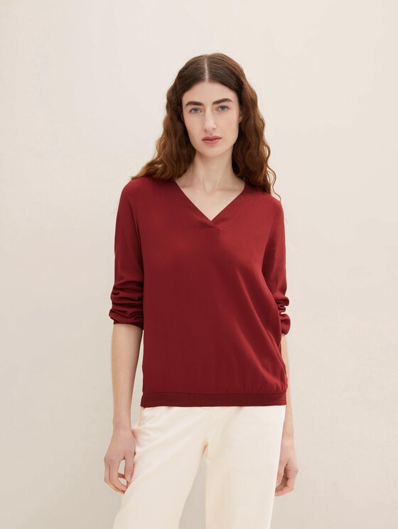 Blouse with a V-neckline