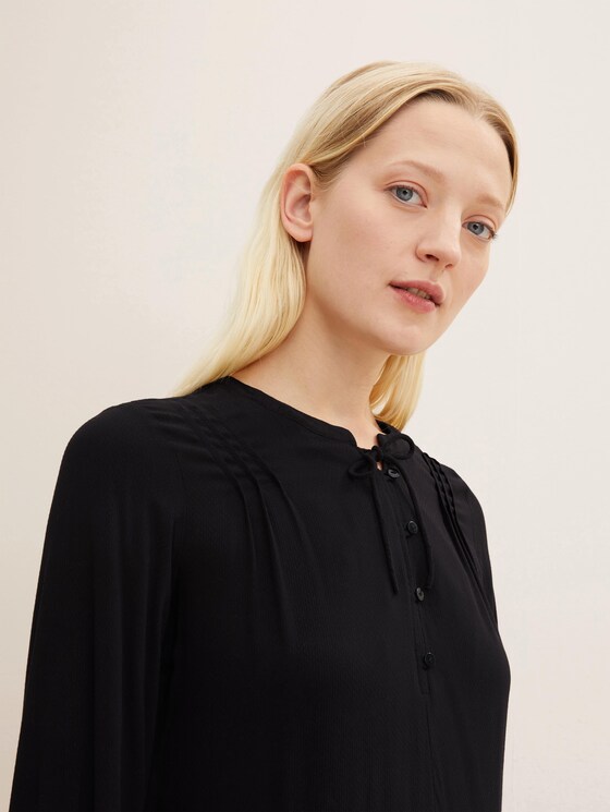 Dress with ruffles