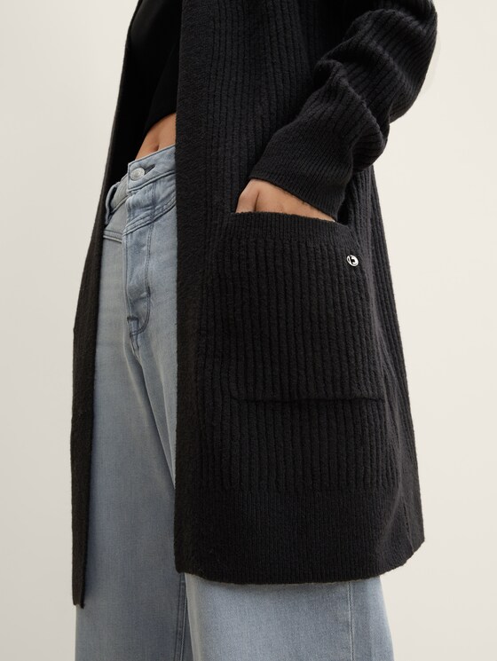 Long knitted cardigan