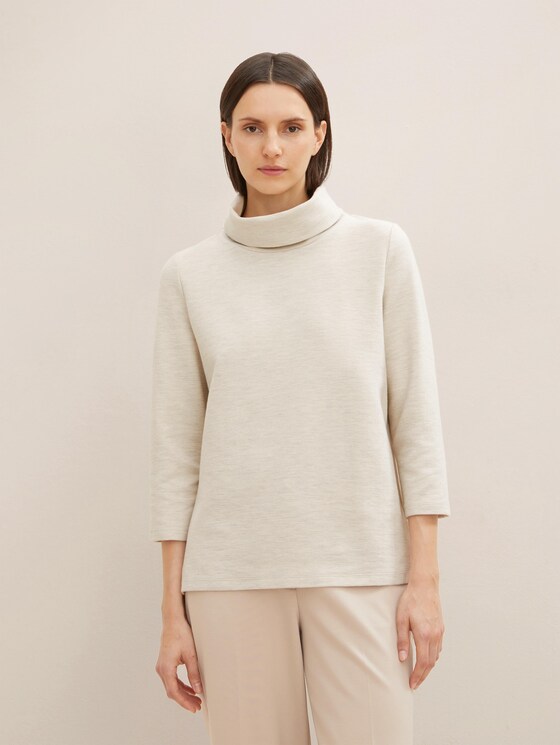 Long-sleeved shirt with a polo neck