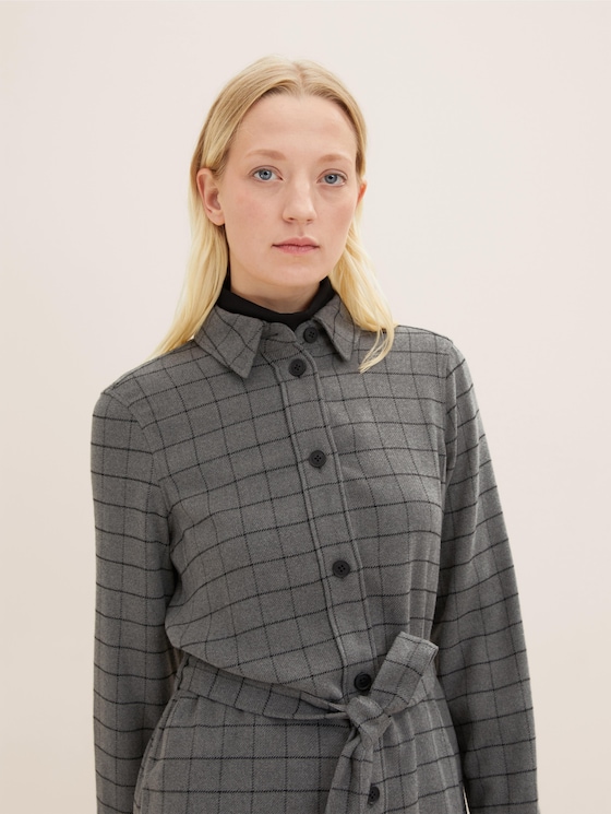 Hemdjacke mit Karomuster und Gürtel