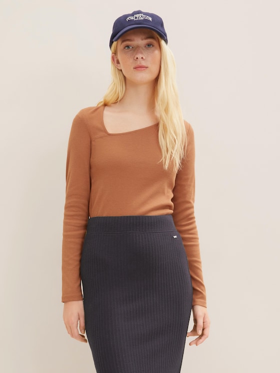 Langarmshirt mit asymmetrischem Ausschnitt