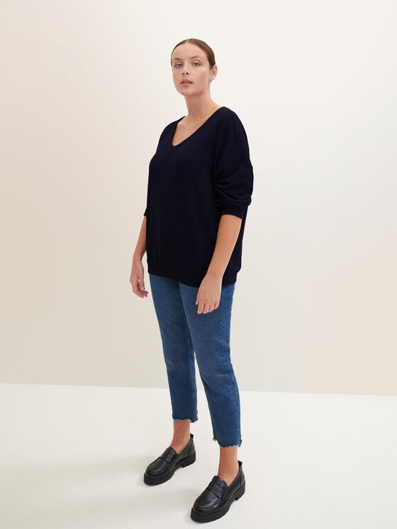 Plus - Shirt mit V-Ausschnitt