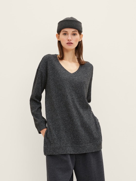 Long sweatshirt with a ribbed texture
