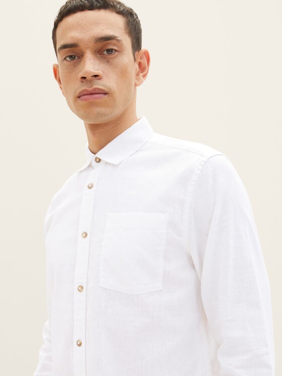 Shirt with a chest pocket