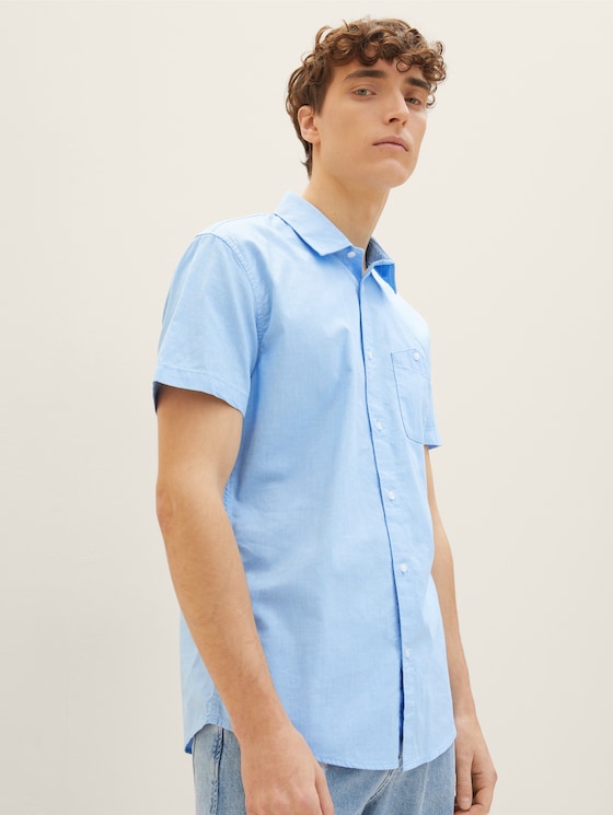 Short-sleeved shirt with a chest pocket