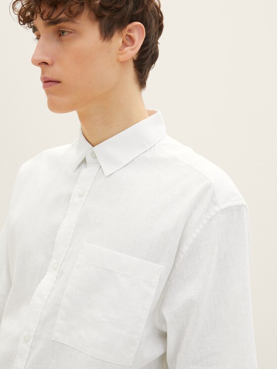 Short-sleeved shirt with linen