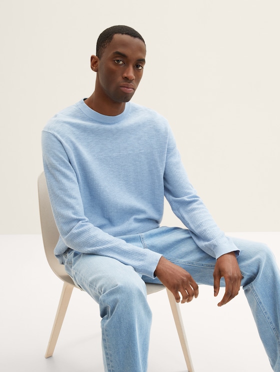 Knitted sweater with linen