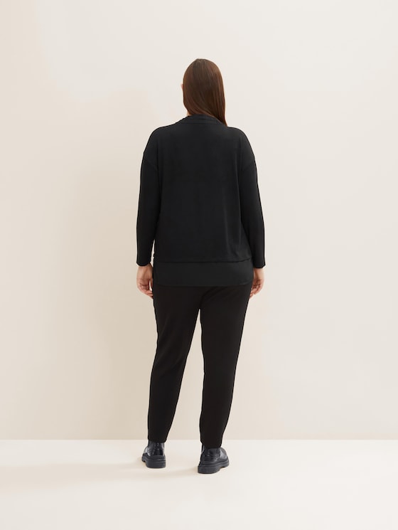 Plus Size - Langarmshirt mit V-Ausschnitt von Women Plus Size, deep black