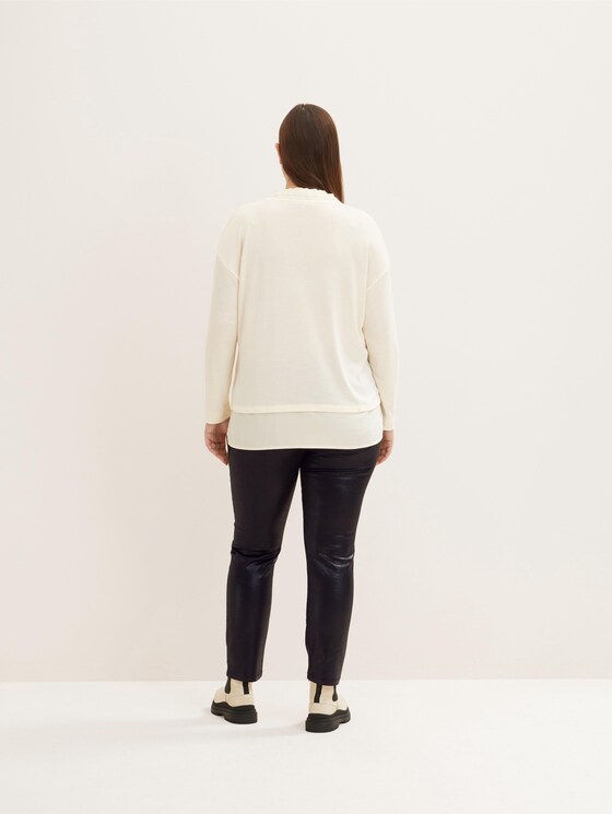 Plus - Long-sleeved shirt with a V-neckline