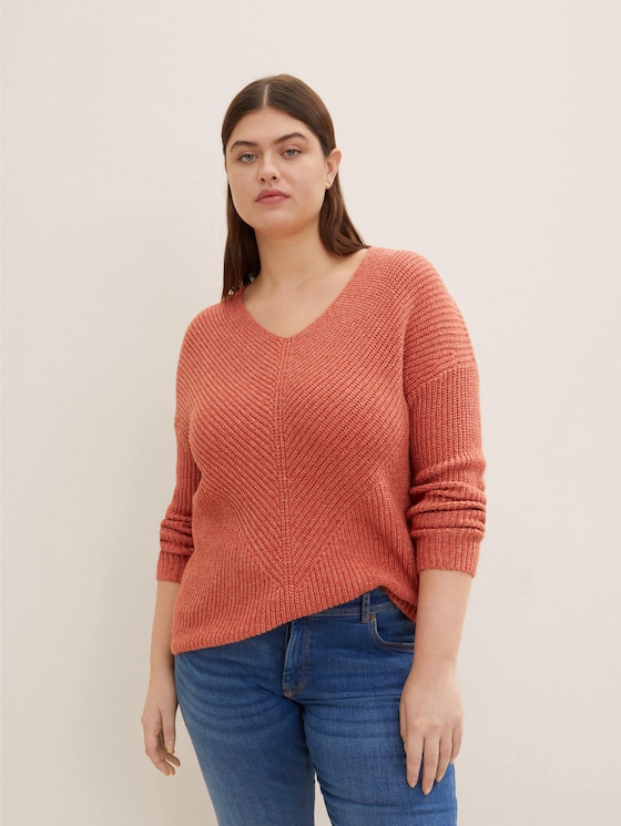 Plus - knitted sweater with rib texture 
