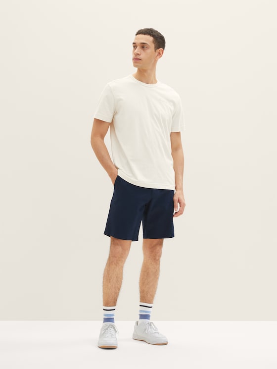 Shorts with linen