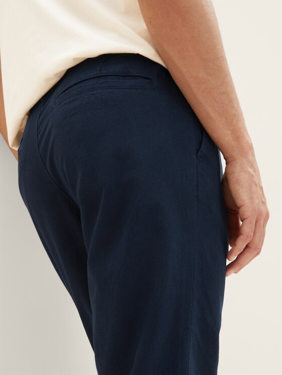 Chino trousers with linen