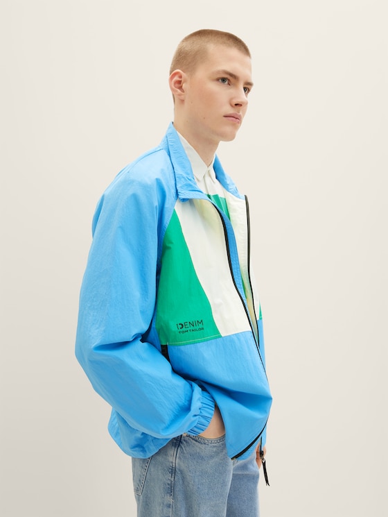 Windbreaker with a stand-up collar