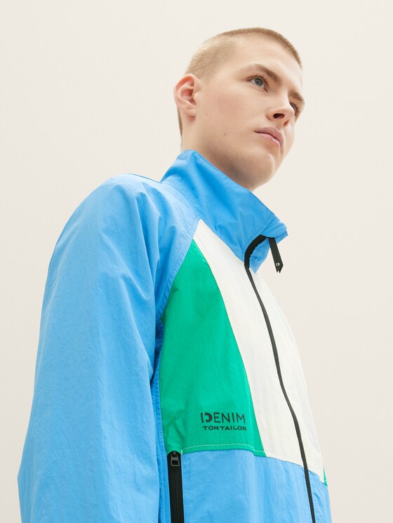 Windbreaker with a stand-up collar