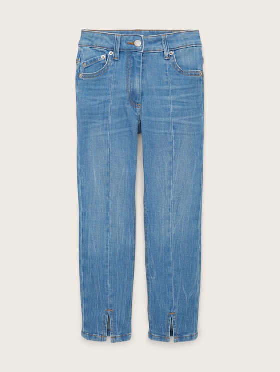 Straight jeans with a slit on the front