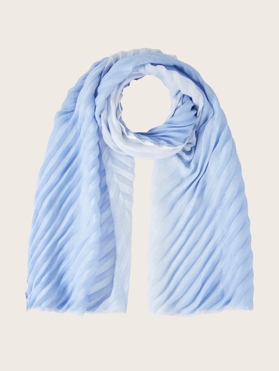 Scarf with gradient