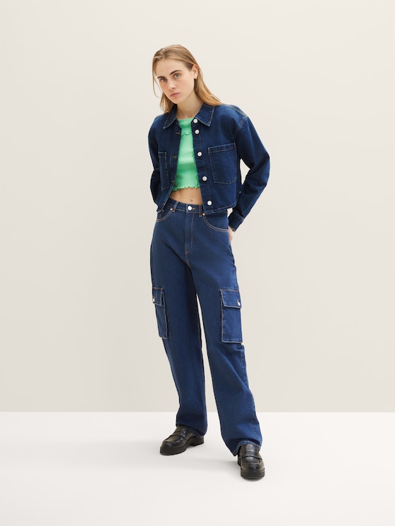 Baggy cargo trousers