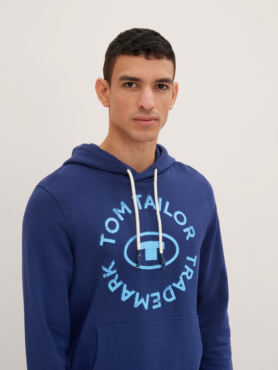 Hoodie with a logo print