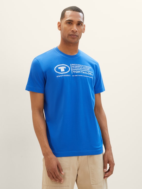 T-shirt with a logo print