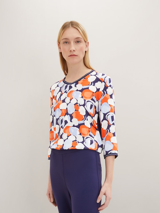 Long-sleeved shirt with an all-over print