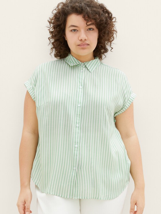 Plus - gestreepte blouse met korte mouwen