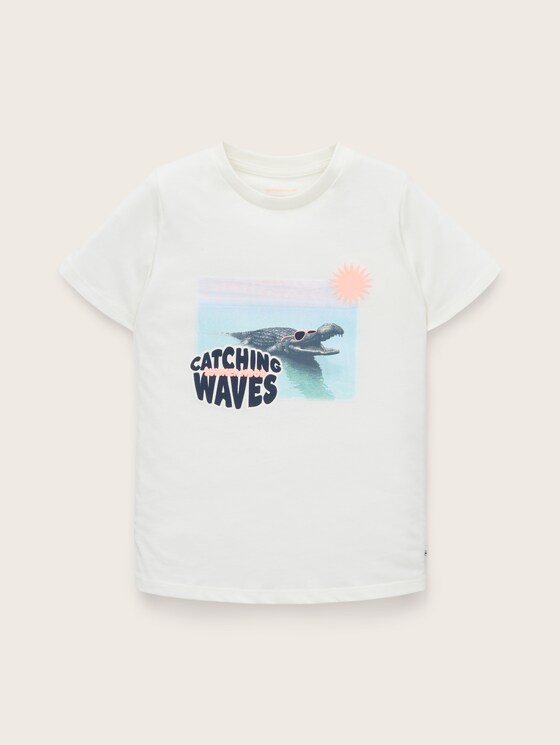T-shirt with a print