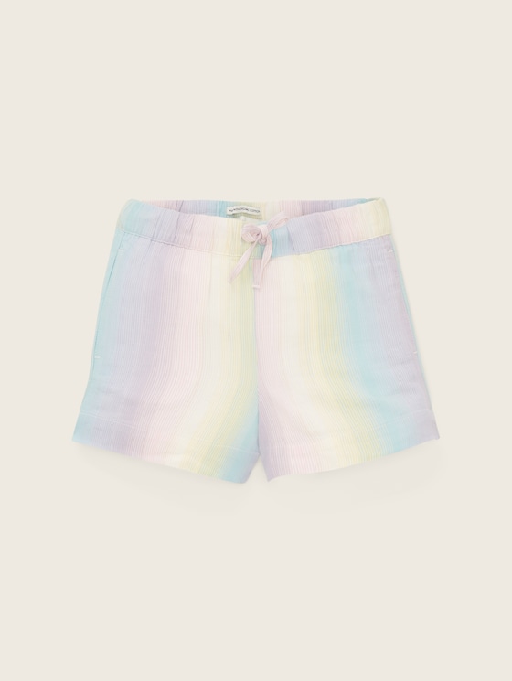 Shorts with a gradient