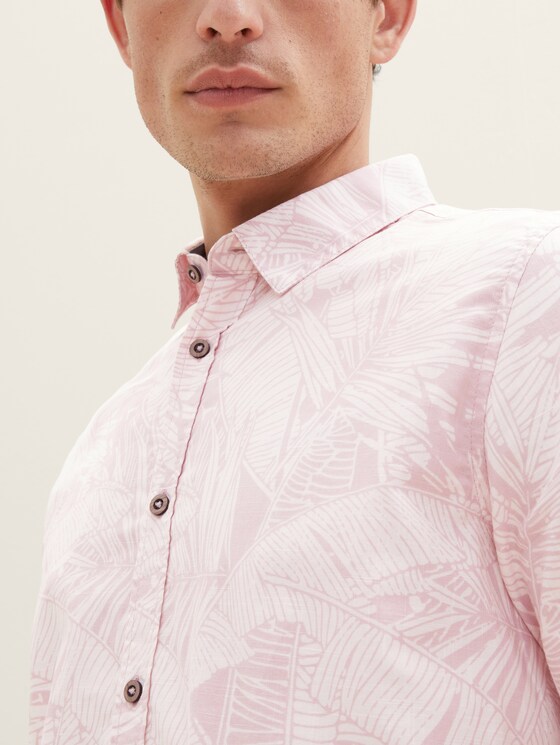 Short-sleeved shirt with a palm tree print