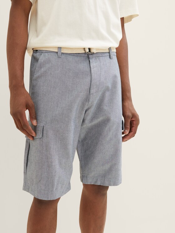Cargo shorts with a belt