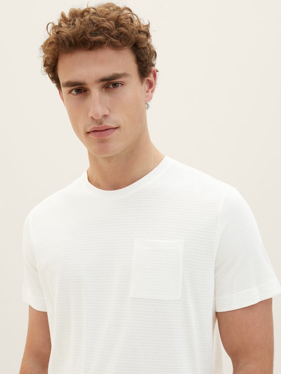 T-shirt with a chest pocket