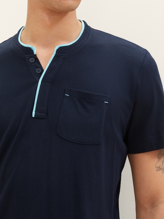 T-shirt with a patch pocket