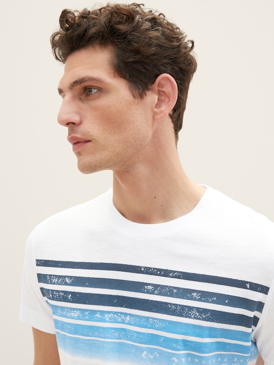 T-shirt with a print