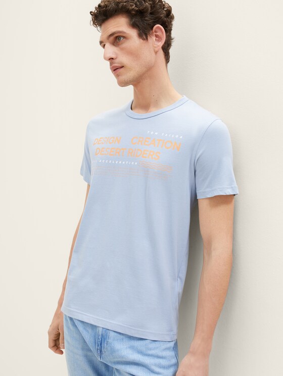 T-shirt with lettering