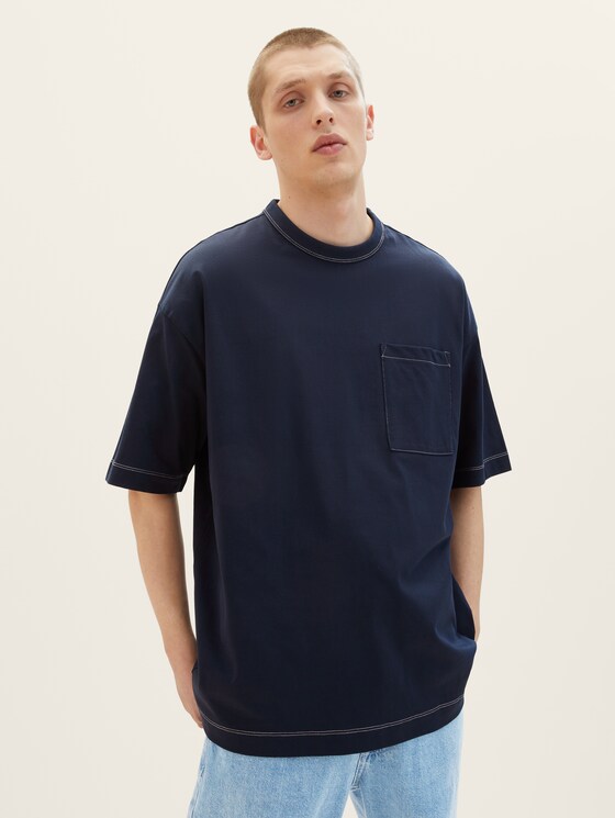 Oversized T-shirt with a chest pocket