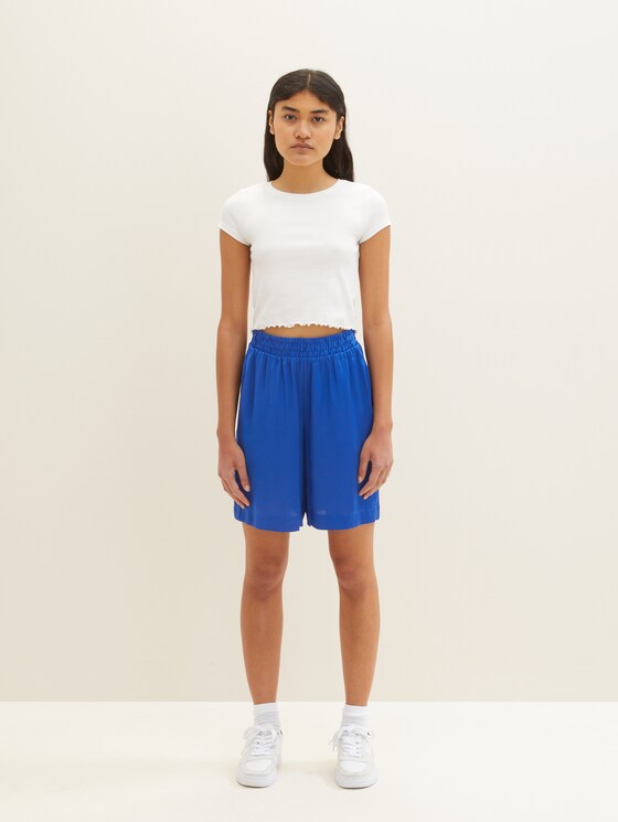 Shorts with an elastic waistband