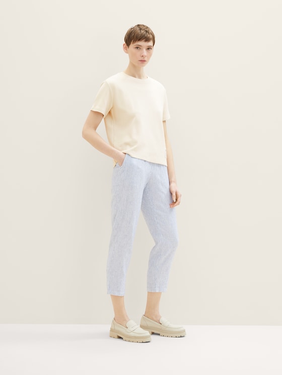 Trousers in a tapered fit