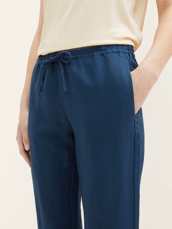 Trousers with linen