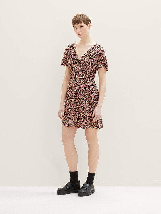 Dress with a floral pattern