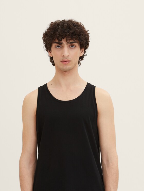 Tank tops in a twin pack