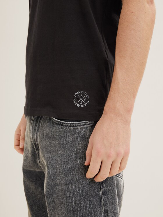 Basic T-Shirts im Viererpack