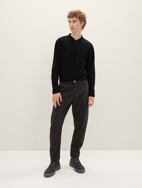 Loose tapered-fit cargo trousers