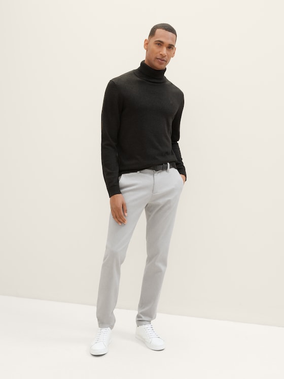 TTTRAVIS Slim Chino mit Gürtel von Men, white grey zig zag structure