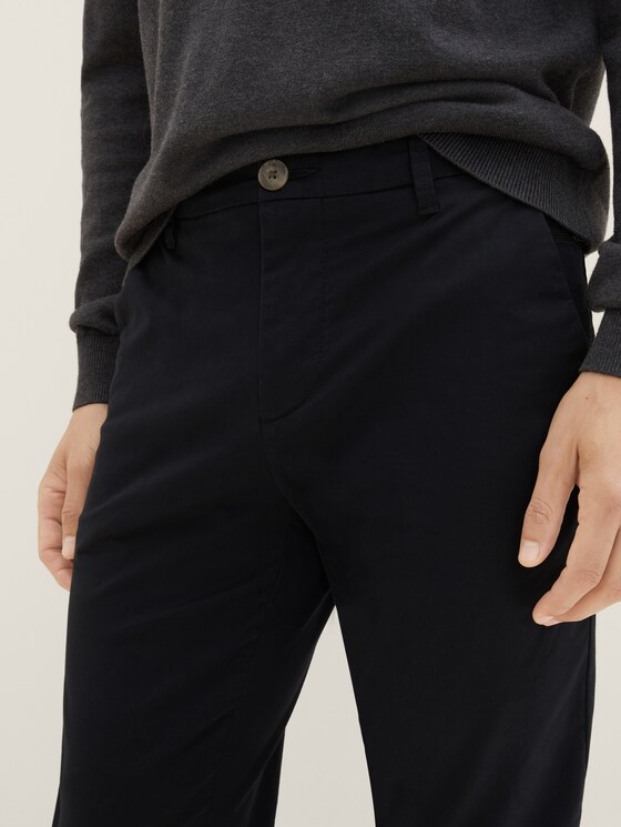 Chino trousers made of twill
