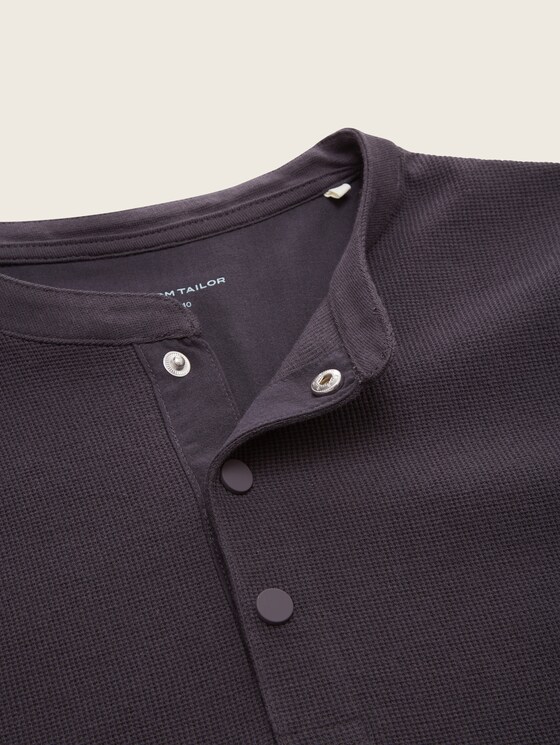 Long-sleeved shirt with a henley neckline