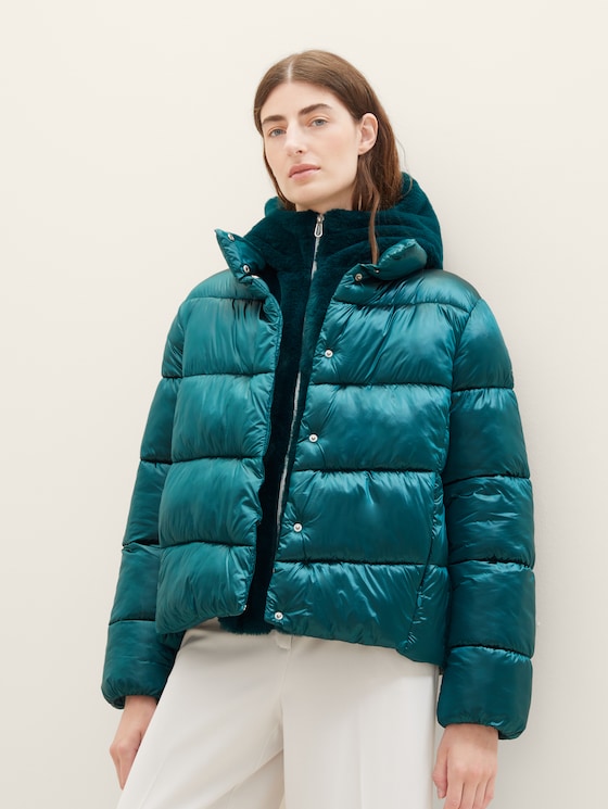 Puffer jacket with recycled nylon