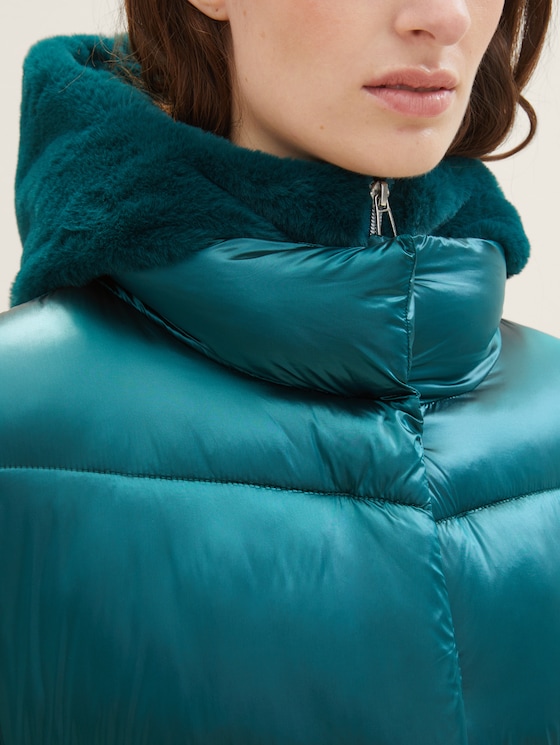 Puffer jacket with recycled nylon