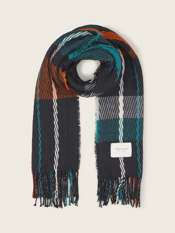 Textured scarf with recycled polyester