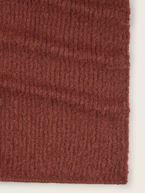 Ribbed boucle scarf